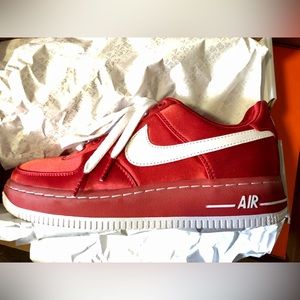 Nike Airforce 1 “Valentine’s Day” (2007)